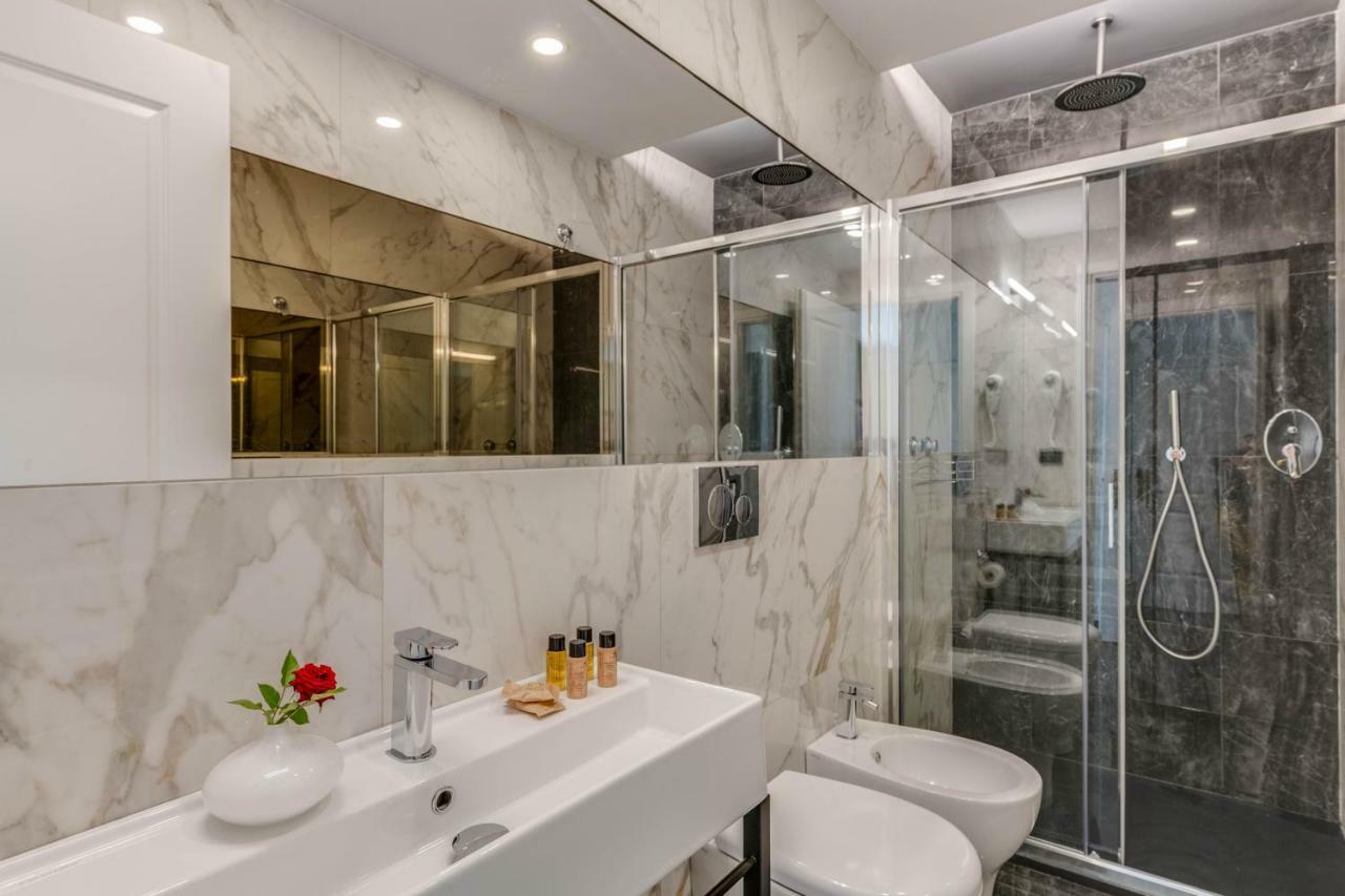 Adrianus Hotel Rome Bagian luar foto